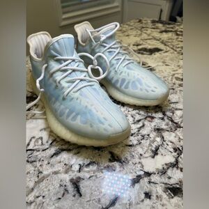 Yeezy adidas - Men's Yeezy Boost 350 V2
'Mono Ice'